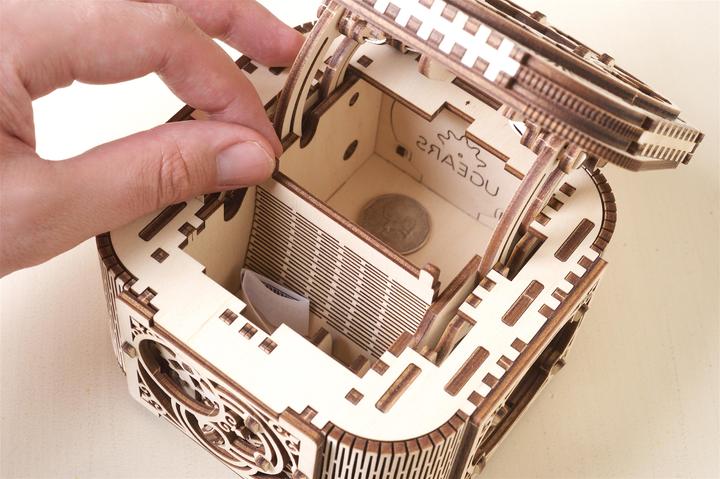 Actual product image Ugears Mechanical case