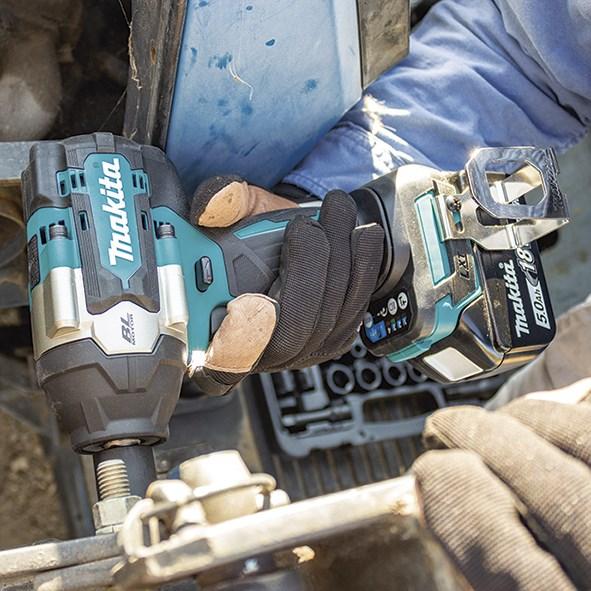 Actual product image Makita DTW700RTJ (Rechargeable battery operated)