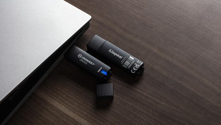 Produktbild Kingston IronKey D500S (32 GB, USB-A)