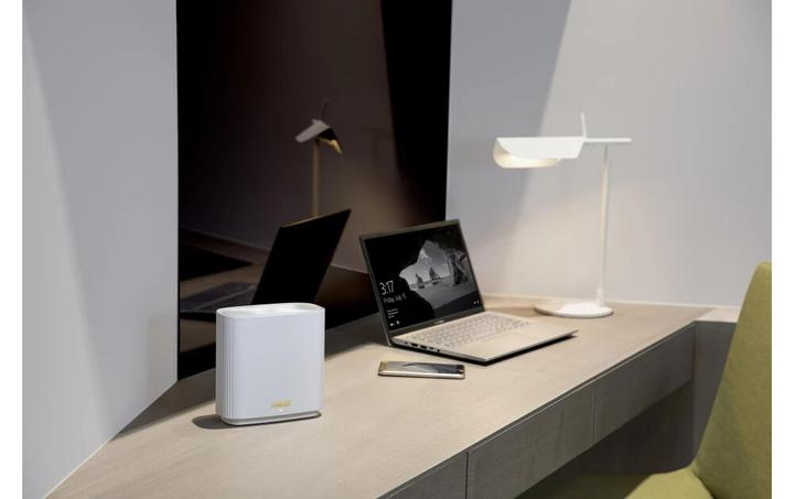 Actual product image ASUS ZenWiFi XT8 WiFi 6 AX6600 V2