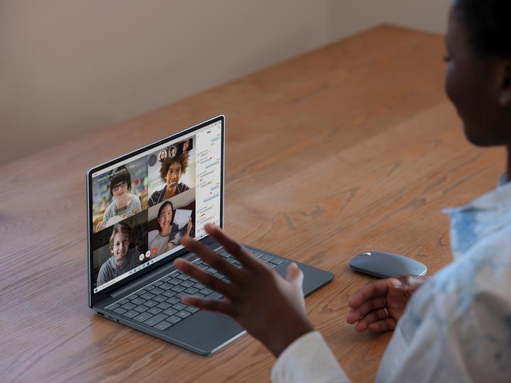 Produktbild Microsoft Surface Laptop Go (12.40", Intel Core i5-1035G1, 8 GB, 128 GB, CH)