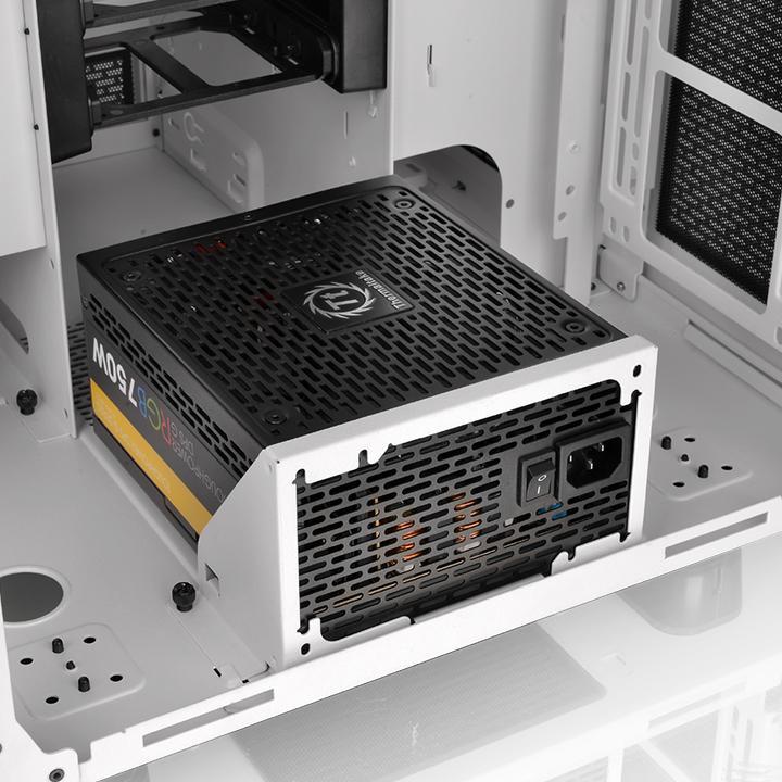 Actual product image Thermaltake The Tower 900 Snow Edition (ATX, mATX, Mini-ITX, E-ATX)