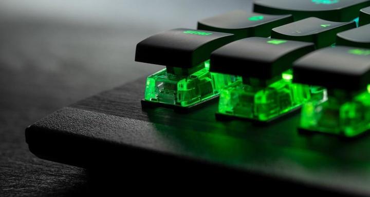 Produktbild Roccat Vulcan 121 Aimo (DE, Kabelgebunden)