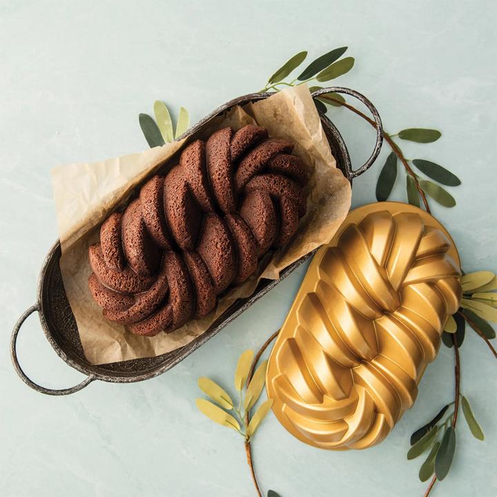 Produktbild Nordic Ware 75th Anniversary Braided Loaf