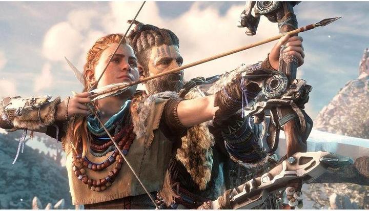 Actual product image Sony Horizon Zero Dawn - Complete Edition (PS4, Multilingual)