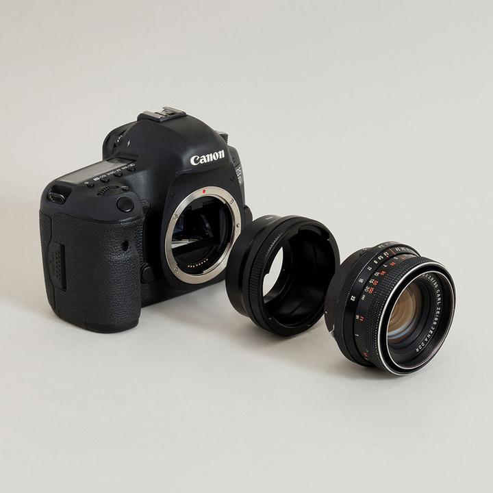 Immagine prodotto Urth Adattatore per obiettivo: Compatibile con l'obiettivo Pentacon Six (P6) e il corpo macchina Canon