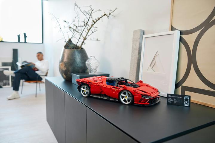Produktbild LEGO Ferrari Daytona (42143, LEGO Technic)
