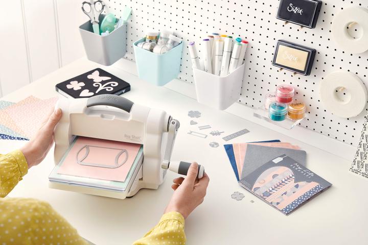 Image du produit Sizzix Kit de démarrage Big Shot Foldaway (10 feuilles, A5)