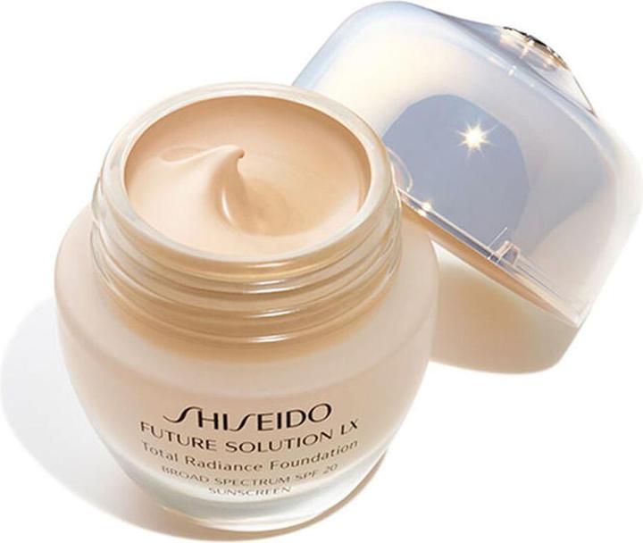 Shiseido Total Radiance Foundation (Golden 3)
