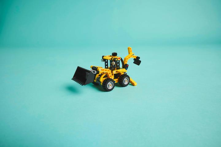 Actual product image LEGO Baggerlader (42197, LEGO Technic)