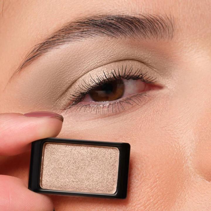 Actual product image Artdeco Duochrome (261 green harmony)