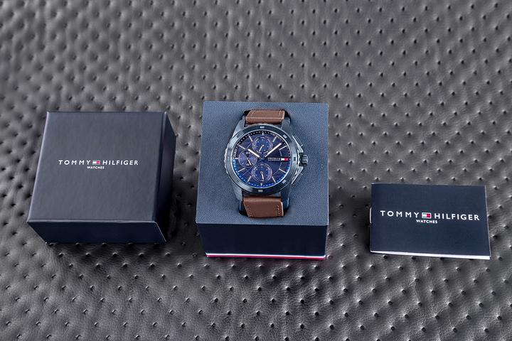 Image du produit Tommy Hilfiger Walker Herrenuhr 1710632 + BOX (44 mm)