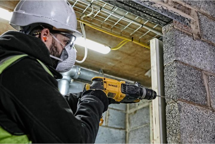 Actual product image DeWalt D25134KQS (Electrical connection)