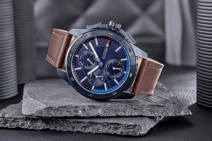 Image du produit Tommy Hilfiger Walker Herrenuhr 1710632 + BOX (44 mm)