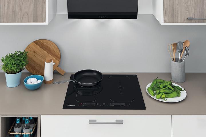 Produktbild Indesit IB 65B60 NE Schwarz Integriert 59 cm Zonen-Induktionskochfeld 4 Zone(n)