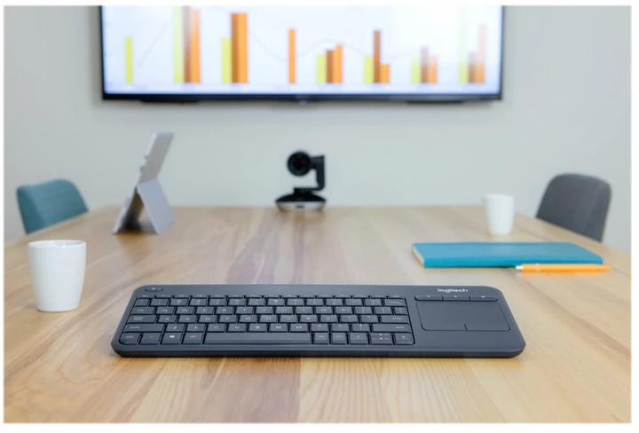 Produktbild Logitech K400 Plus (CH, Kabellos)
