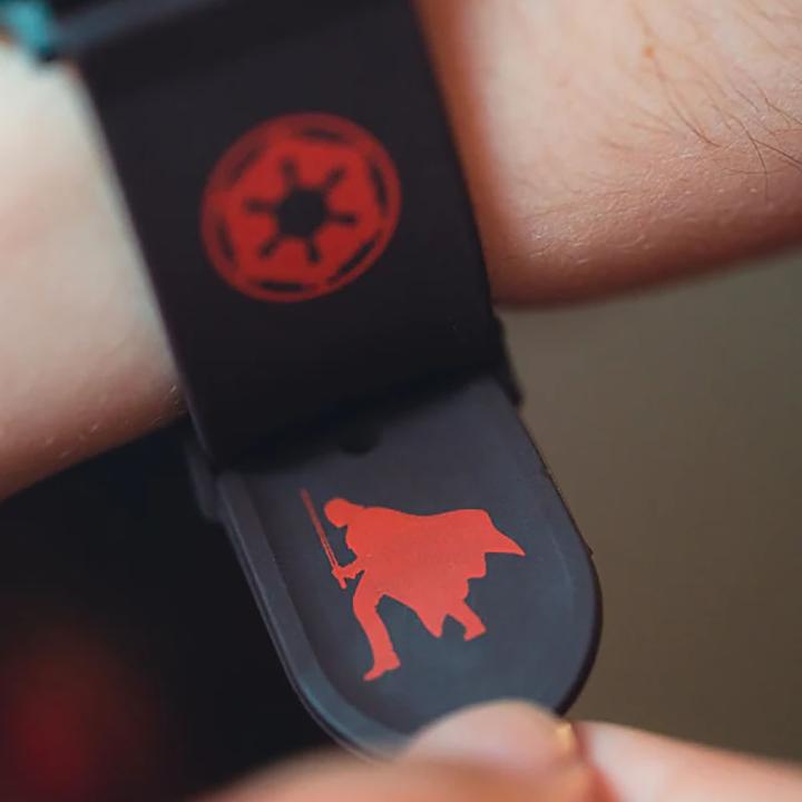 Image du produit Moby Fox Bracelet Smartwatch Star Wars Darth Vader Lightsaber 22 mm (22 mm, Silicone, Acier inoxydable)