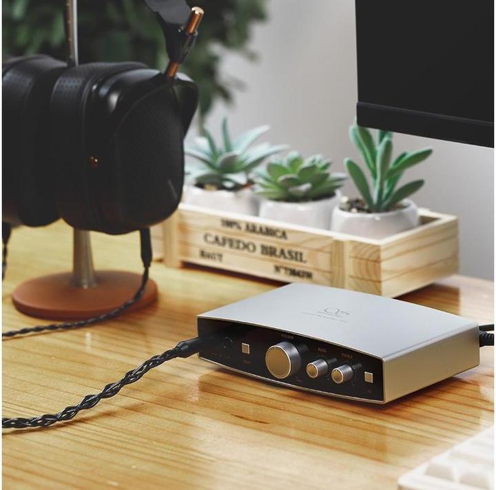 Actual product image Shanling EH1 (USB-DAC, gain switch)