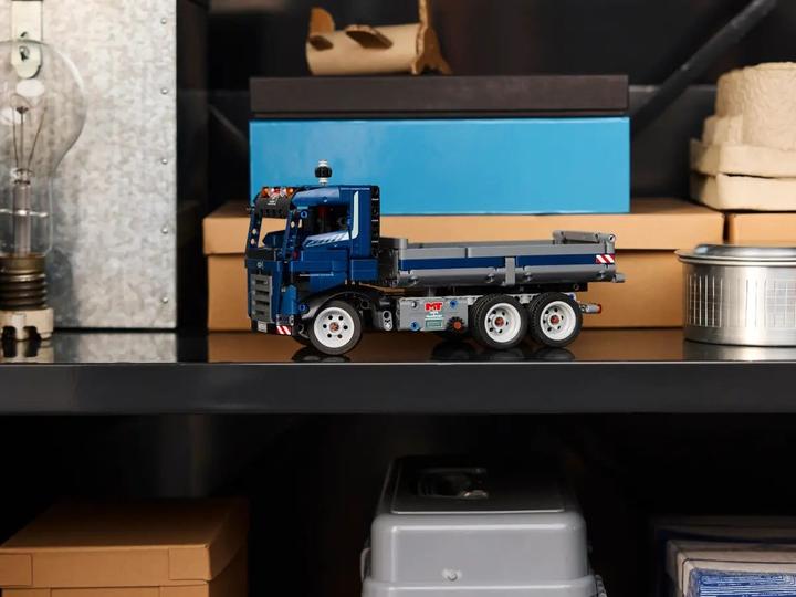 Actual product image LEGO Fast and Furious Toyota Supra MK4 (42204, LEGO Technic)