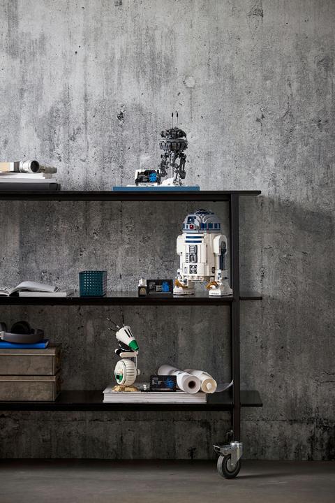 Actual product image LEGO Star Wars R2-D2 (75308) (75308, LEGO Rare Sets, LEGO Star Wars)