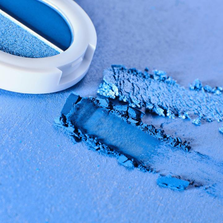 Actual product image essence soft touch duo eyeshadow (03 Icy Girl)