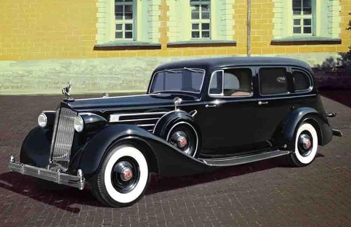 Immagine prodotto ICM Packard Twelve 1936 Auto del leader sovietico della seconda guerra mondiale con passeggeri