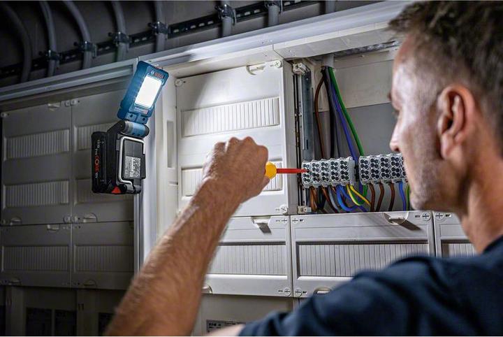 Produktbild Bosch Professional GLI 18V-800 (800 lm)