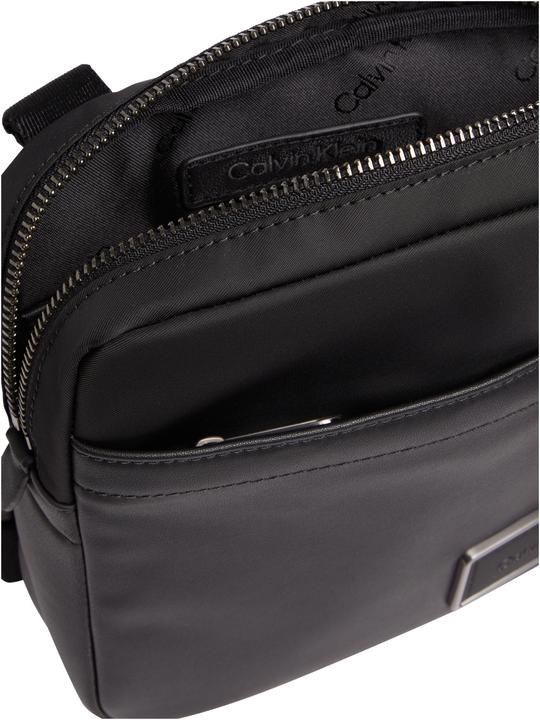 Produktbild Calvin Klein CK Elevated Umhängetasche 18 cm (5% Polyurethan, 67% Recyceltes Polyester, 28% POLYESTER PES)