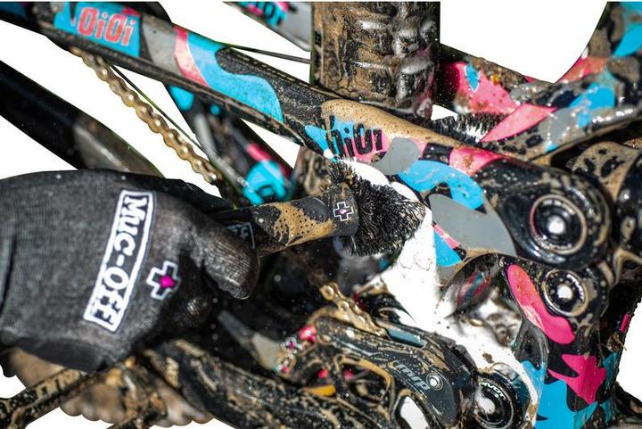 Actual product image Muc-Off Wheel Component (1372 ml, Brush)