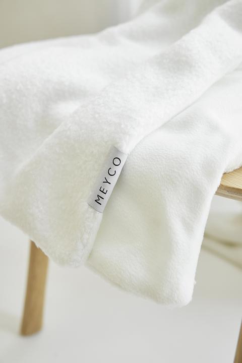 Actual product image Meyco Home bouclé plaid 130x170cm uni offwhite (95 x 170 cm)