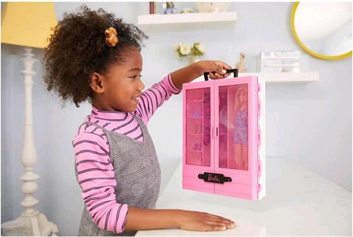 Produktbild Barbie Kleiderschrank mit Puppe