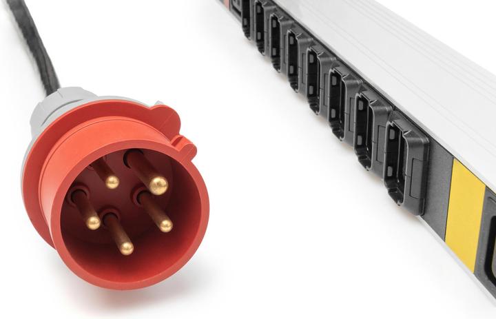 Produktbild Digitus Basis IT PDU, 3-phasig 16A, 24 x C13, 3 x C19, 3 m Zuleitung, IEC 60309 16 A Stecker