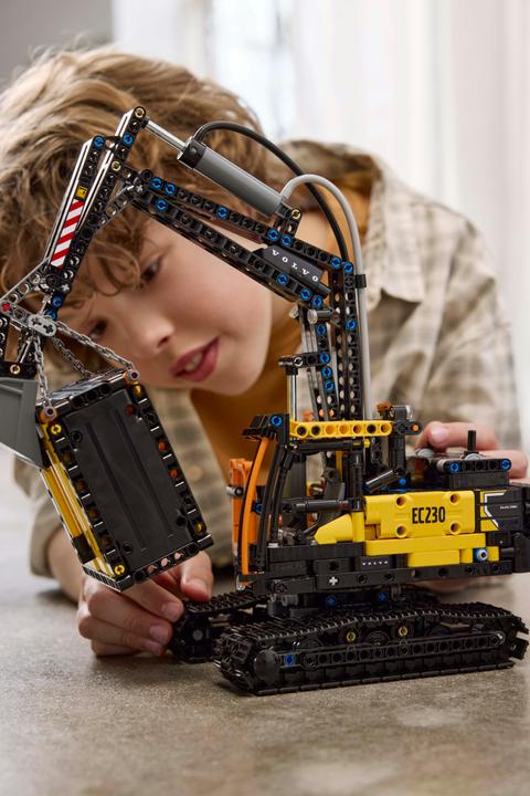 Image du produit LEGO Camion Volvo FMX avec pelle sur chenilles EC230 Electric (42175, LEGO Technic)