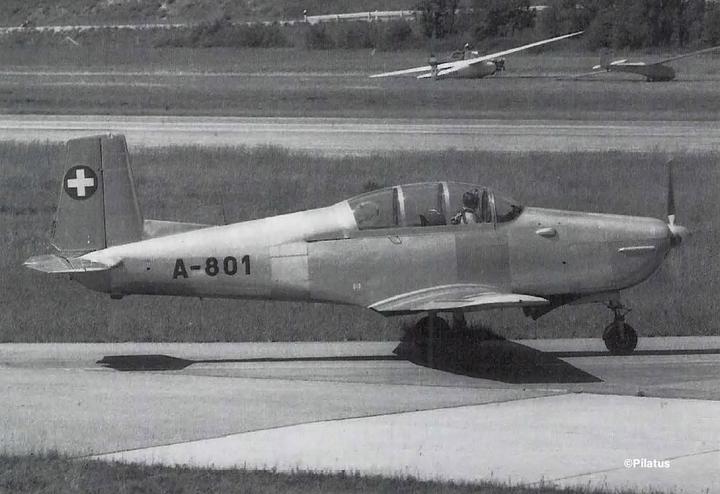 Image du produit Ace Pilatus P-3 A-801 y compris support chromé