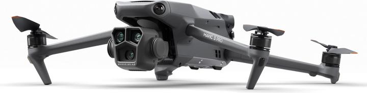 Produktbild DJI Mavic 3 Pro Fly More Combo inkl. RC (43 min, 958 g, 48 Mpx)