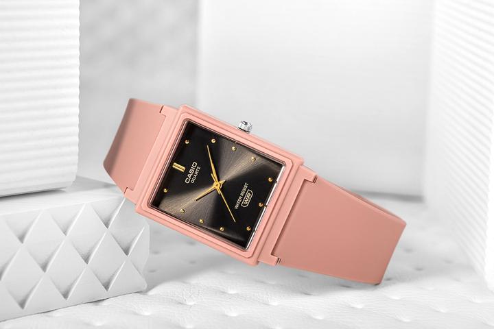 Produktbild Casio Collection - MQ-38UC-4AER (Sportuhr, 27 mm)