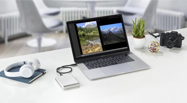 Produktbild LaCie Mobile Drive - Moon Silver (4 TB)