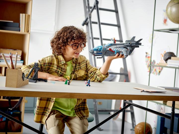Actual product image LEGO The Avengers' Quinjet (76248, LEGO Marvel)