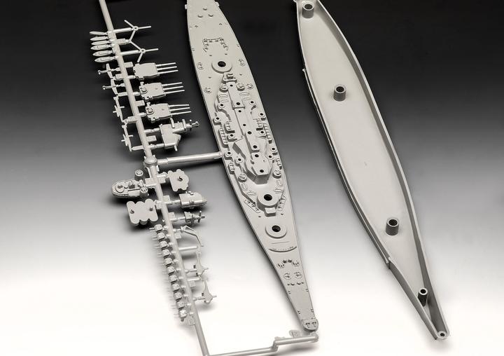 Actual product image Revell USS New Jersey
