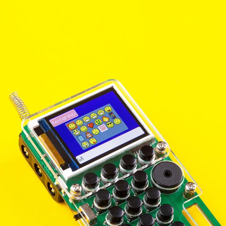 Produktbild CircuitMess Chatter - Messenger - Elektronik Bausatz
