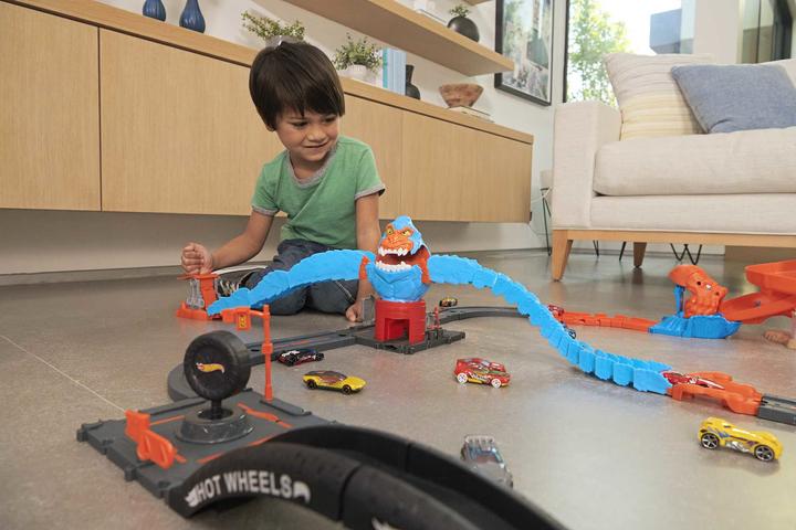 Actual product image Hot Wheels City Nemesis Lab (1 piece - assorted)