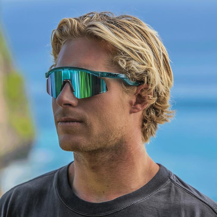 Actual product image Oakley Hydra (Black, Black)