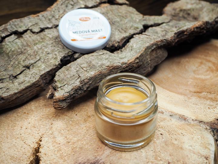 Actual product image Pleva Honey ointment with propolis - 20g (Body lotion)