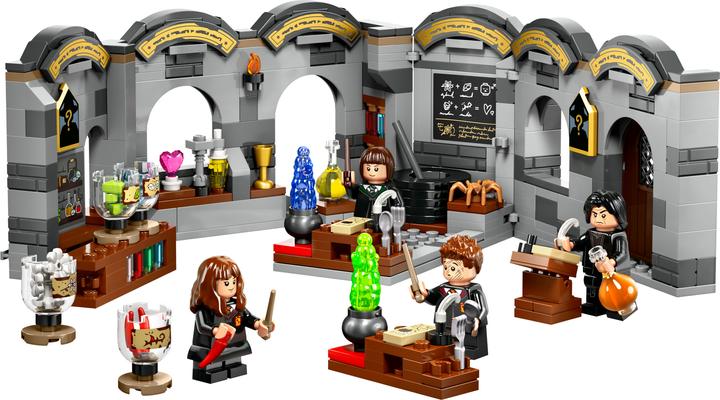 Actual product image LEGO Hogwarts Castle: Potions lessons (76431, LEGO Harry Potter)