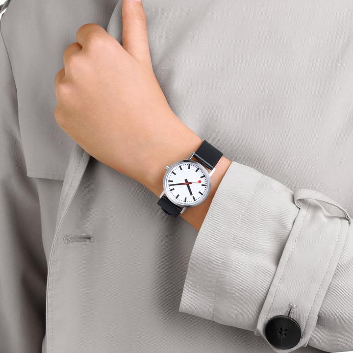 Immagine prodotto Mondaine Classic Pure (Orologio da polso analogico, Fatto in Svizzera, 36 mm)