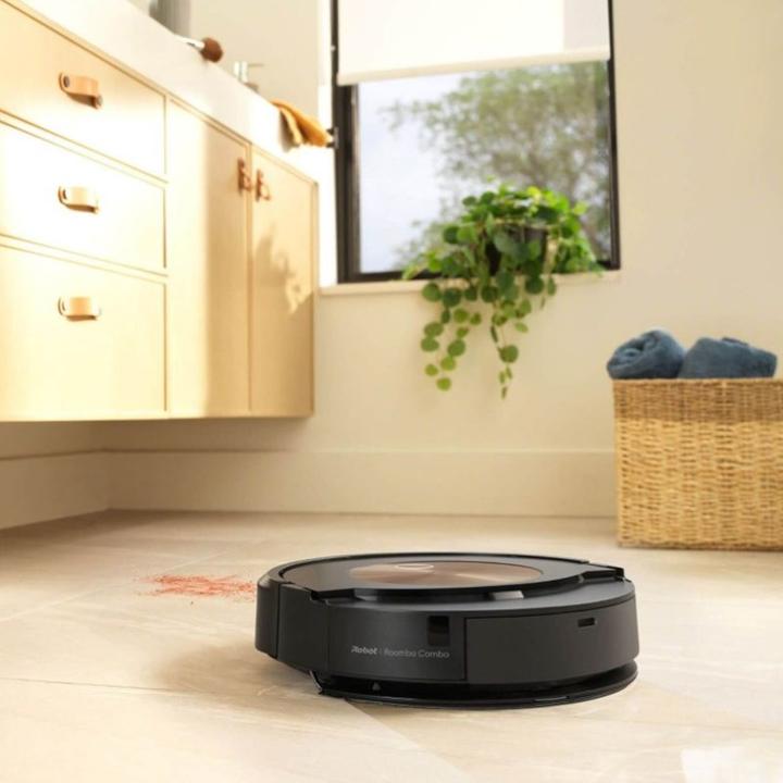 Actual product image iRobot Roomba Combo j9+ (Vacuum mopping robot)
