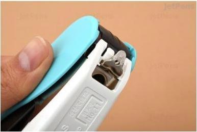 Immagine prodotto Max Cucitrice Vaimo 11 Style rosa-bianco, cucitrice piatta (32 lamelle)