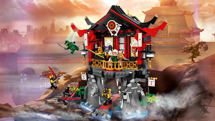 Actual product image LEGO Ninjago Temple of Resurrection (70643, LEGO Ninjago)