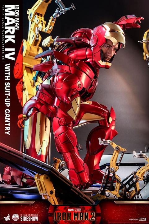 Image du produit Hot Toys Iron Man 2 figurine 1/4 Iron Man Mark IV with Suit-Up Gantry 49 cm