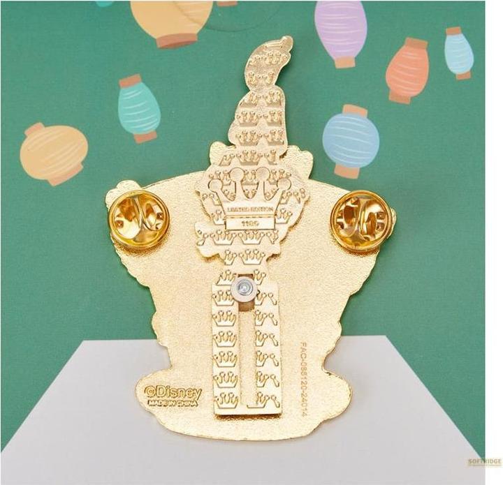 Image du produit Loungefly Disney by Pin's Unbirthday Cake 3" Limited Edition 8 cm